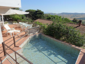 Big apartment in southern Tuscany with view and pool